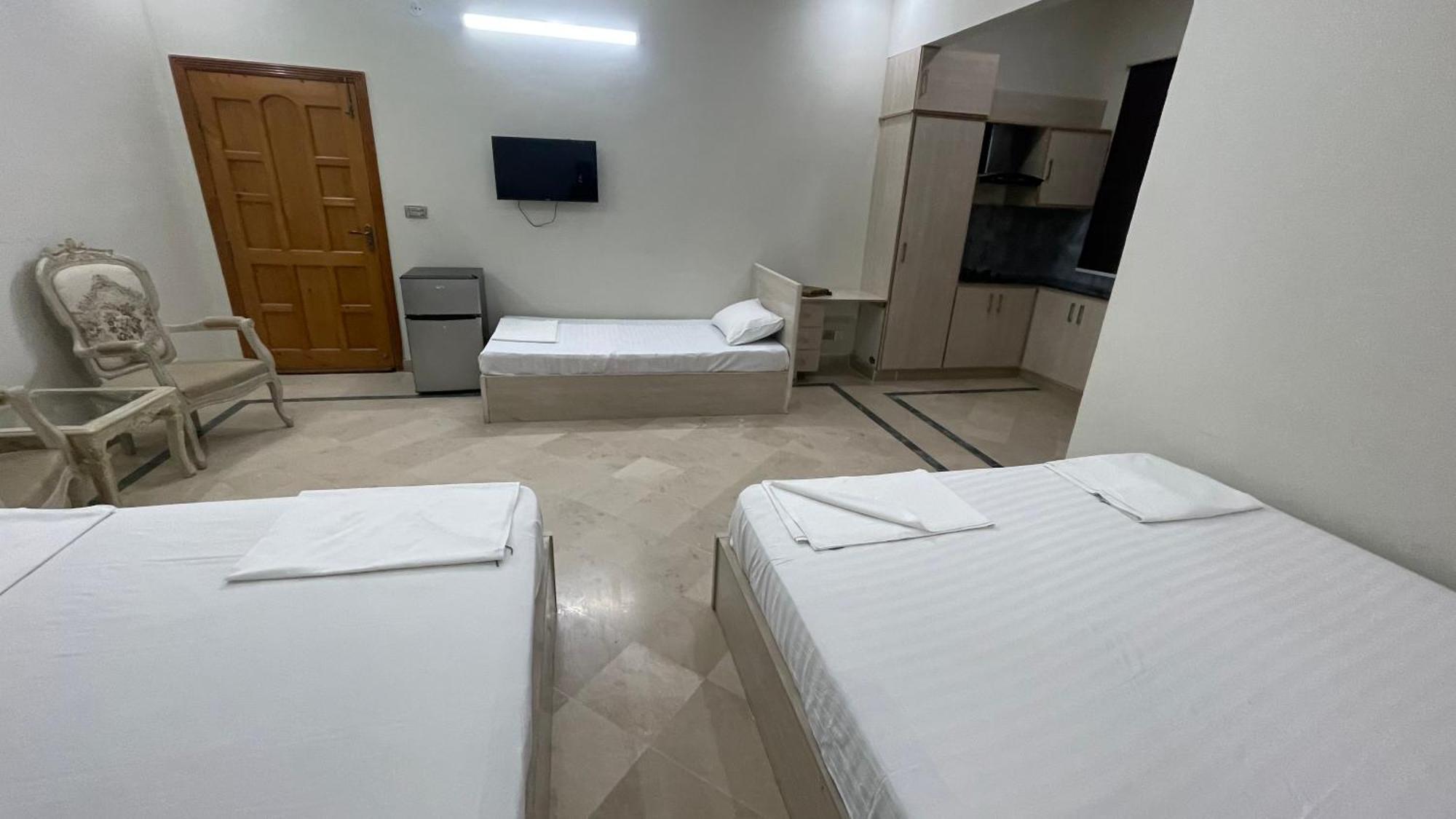 Midways Guest House And Hotels Ισλαμαμπάντ Εξωτερικό φωτογραφία