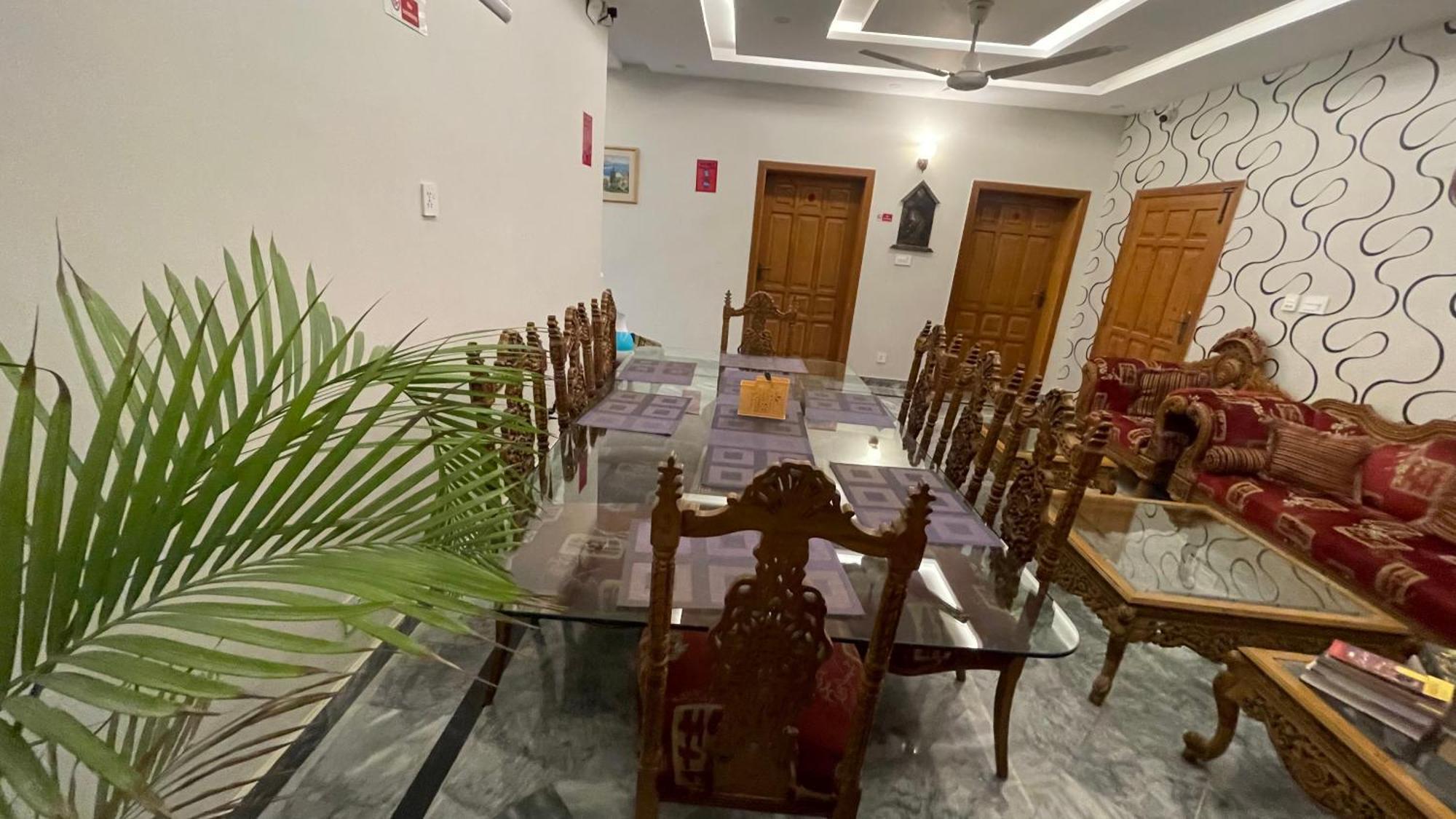 Midways Guest House And Hotels Ισλαμαμπάντ Εξωτερικό φωτογραφία