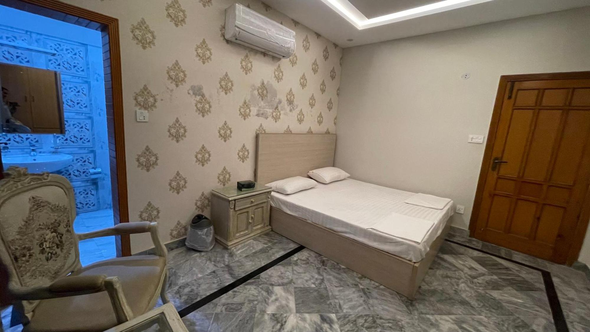 Midways Guest House And Hotels Ισλαμαμπάντ Εξωτερικό φωτογραφία