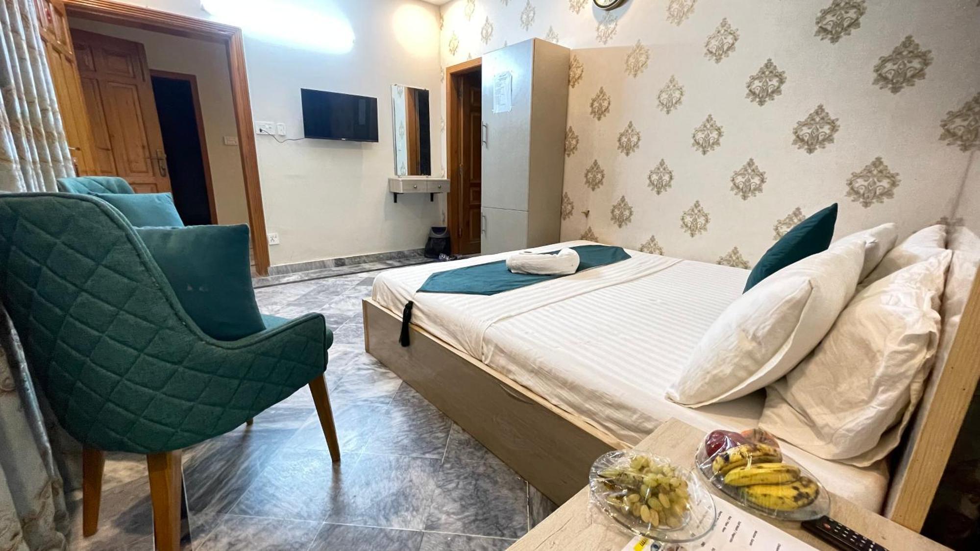 Midways Guest House And Hotels Ισλαμαμπάντ Εξωτερικό φωτογραφία